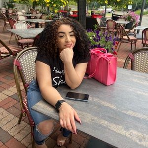 Meet your Posher, Jocelyn